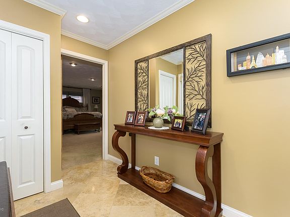 3rd image of 512 E Shore Dr