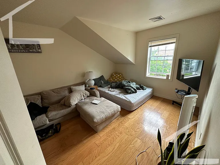 34 Raymond St #195 — Photo 8