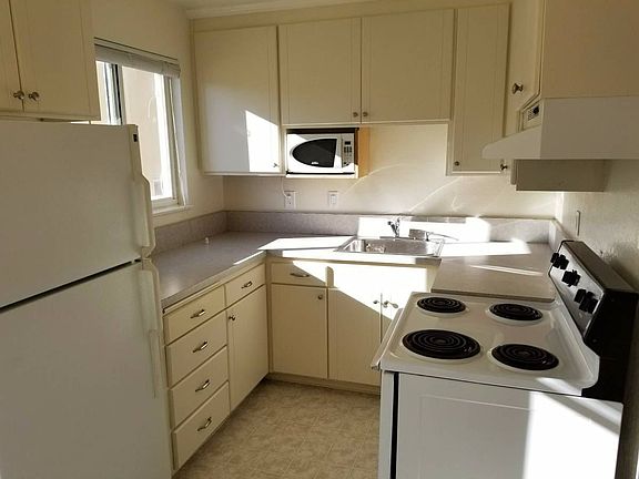 2nd image of 4333 Beresford St