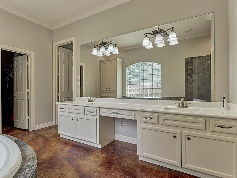 9102 Marshall Ct — Photo 37