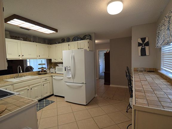 Kitchen offers Tile Countertops