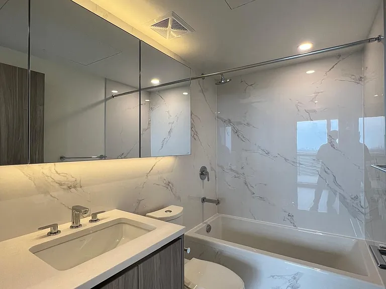 27 McMahon Dr #2302 — Photo 20