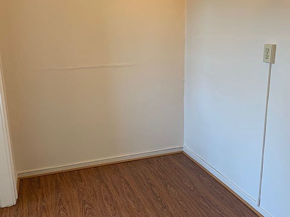 2nd image of 605 Colvin Ave APT 4