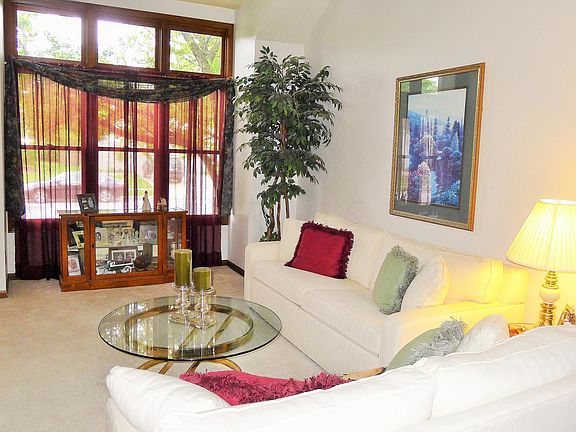 4th image of 3621 Lagoon Ln