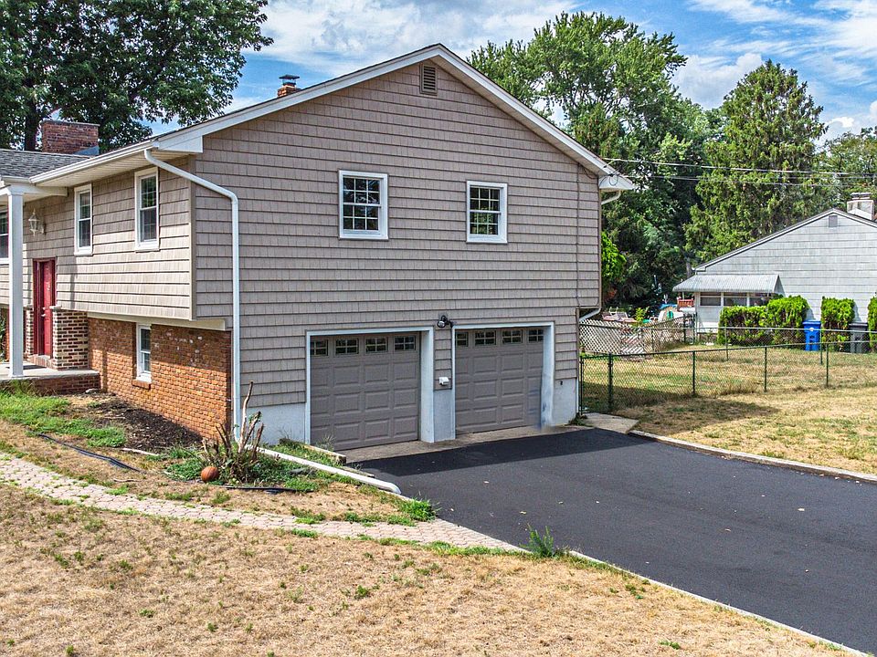 1st image of 412 Emma Dr