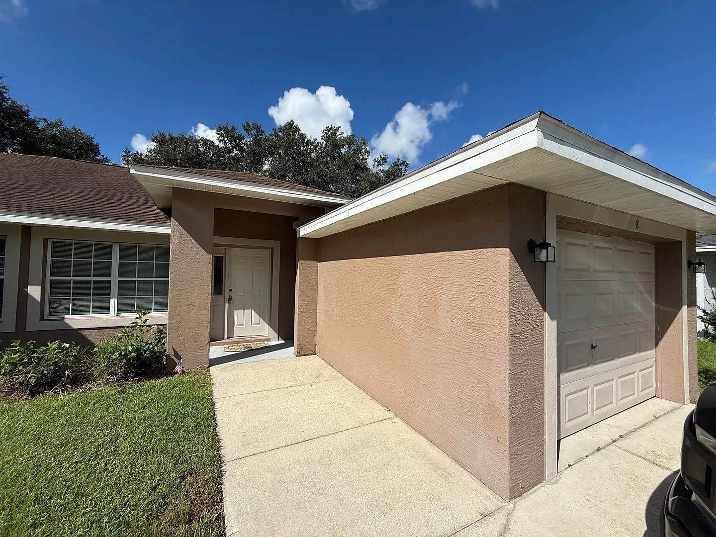 3 Bedroom/2 Bathroom Duplex — Photo 1