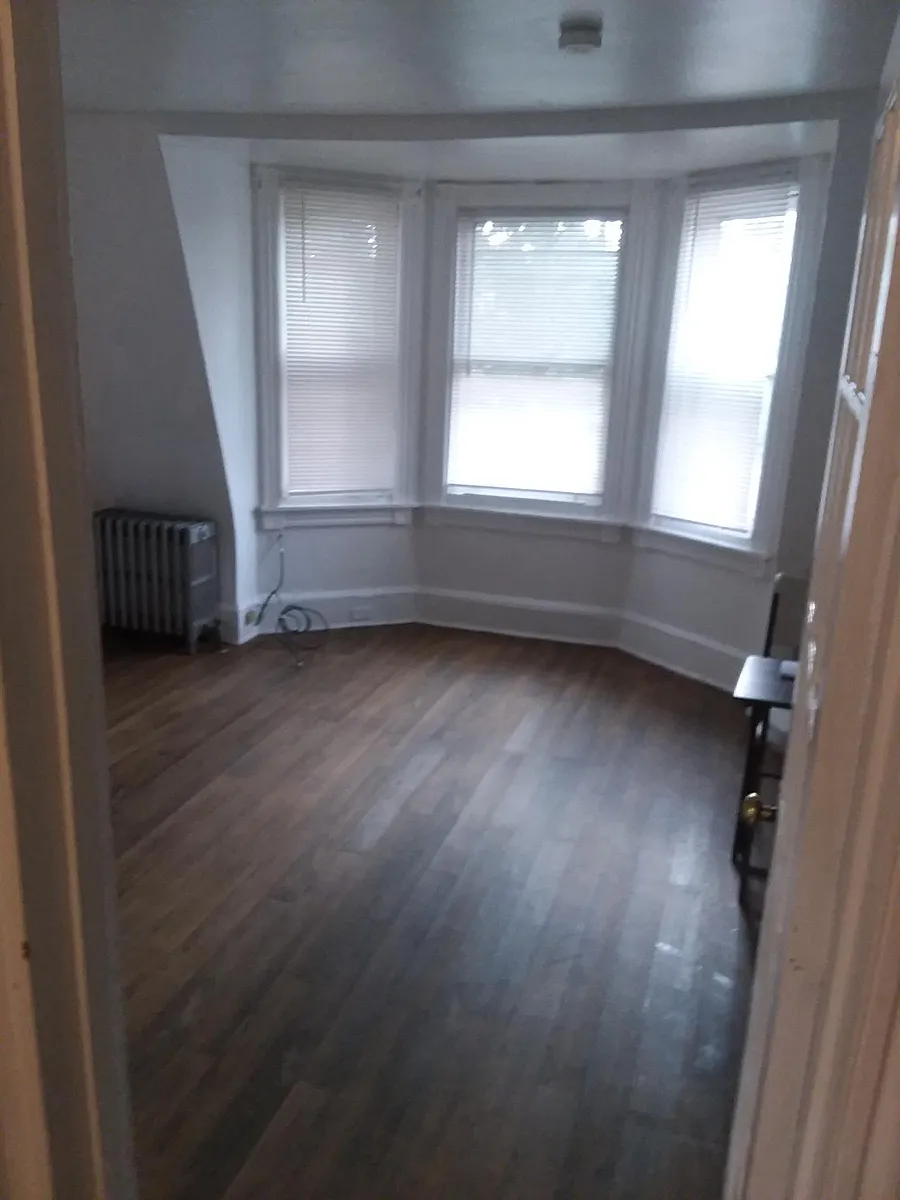 Building Photo - 1041 N 5th St #3