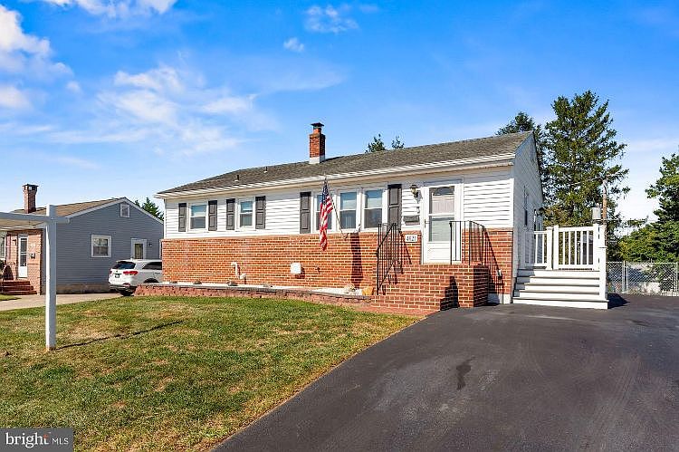 1st image of 4621 Laura Dr
