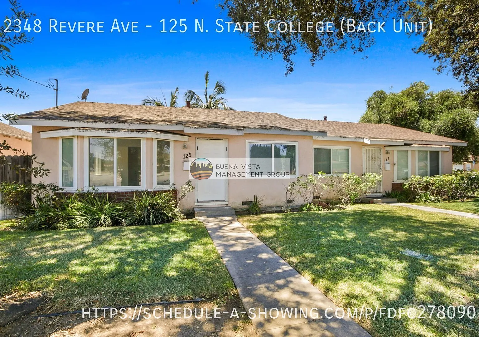 2 Bedroom 1 Bath with Courtyard freshly landscaped and manicured — Photo 1