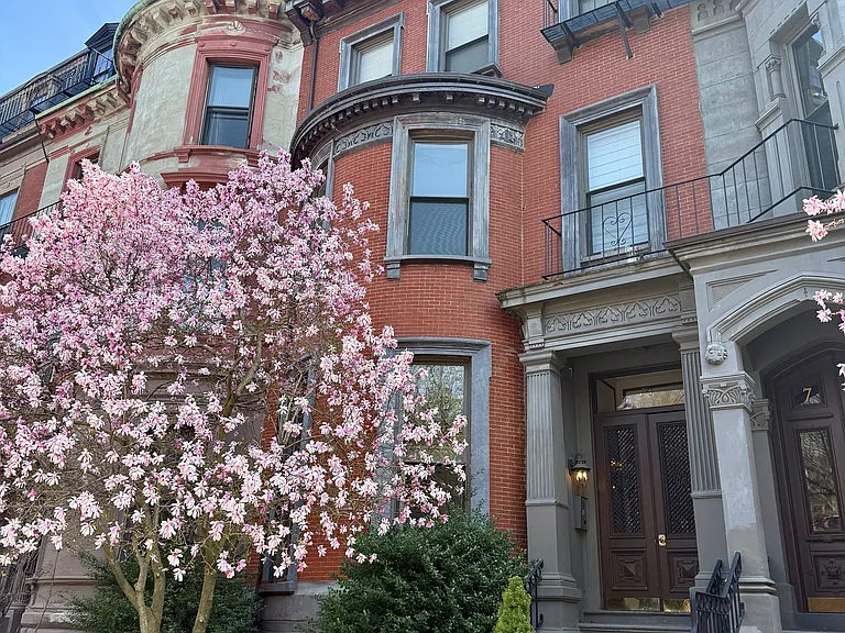 Commonwealth Ave — Photo 7