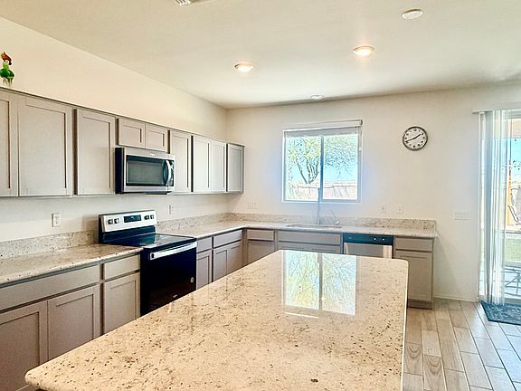 3rd image of 1542 E Fontana Dr