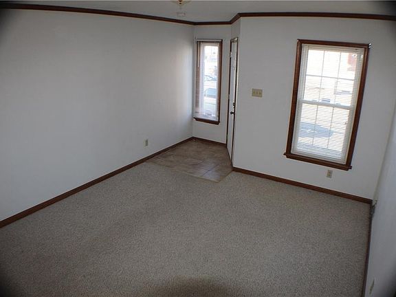 3rd image of 609 Dinwiddie St