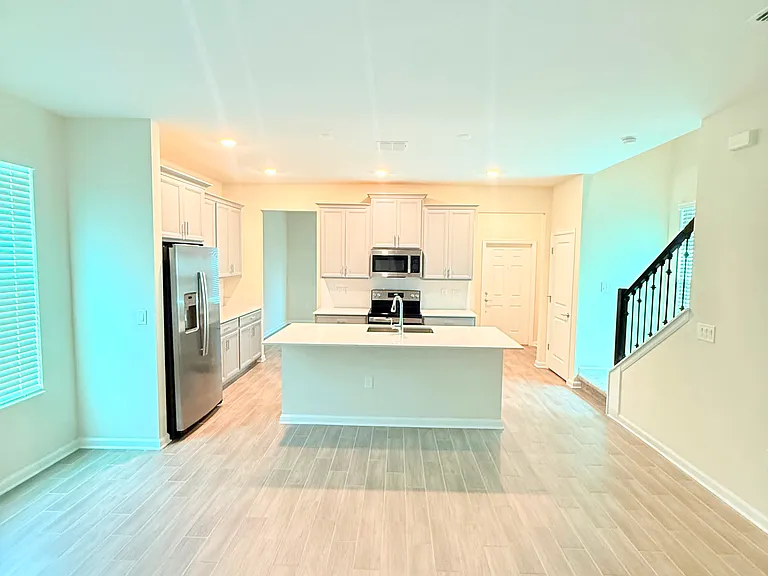 17052 Quicksilver Ave — Photo 2