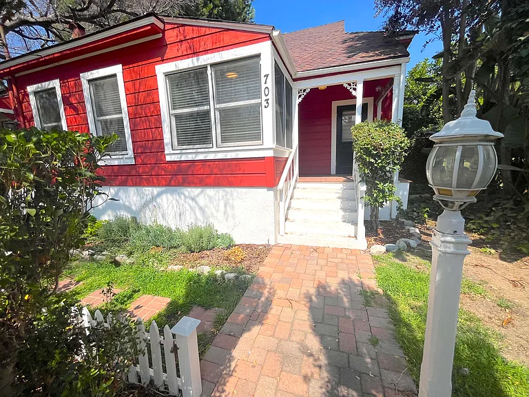 703 Manzanita Ave — Photo 29