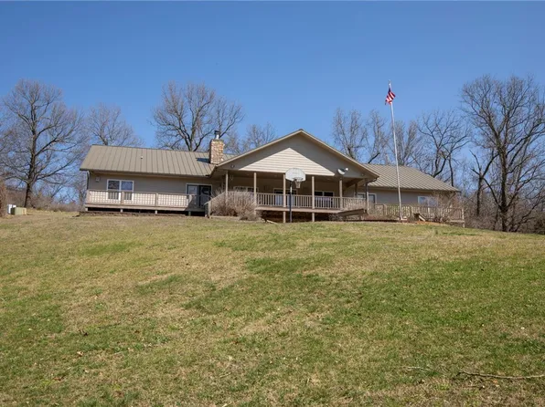 465 Gander Ln, Goodman, MO 64843