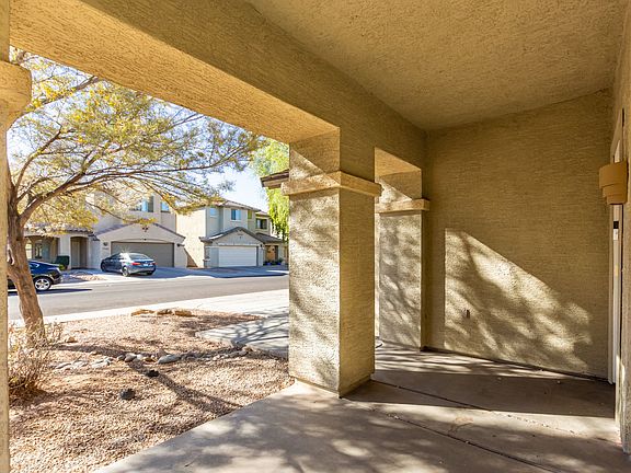 4th image of 9426 W Palm Ln