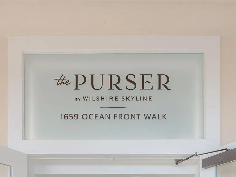 The Purser — Photo 21