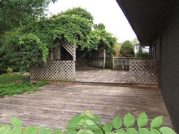 4th image of 5741 Berwick Pl