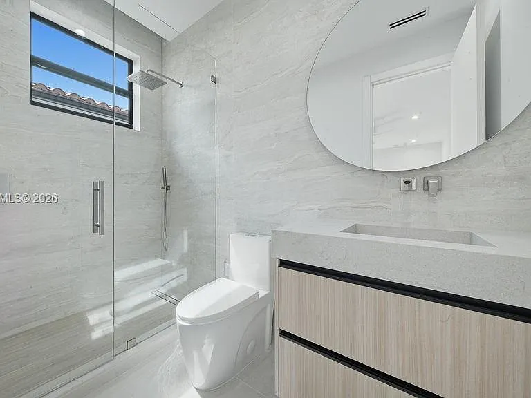 3318 NE 16th Pl — Photo 79