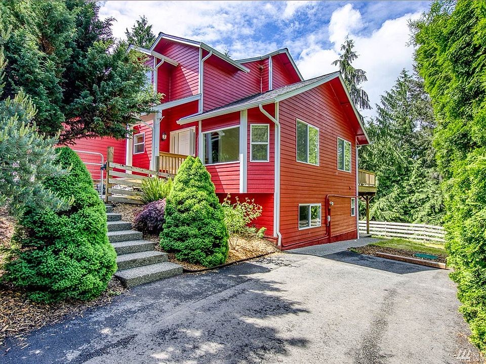 Welcome Home!  One certainly can live large here!