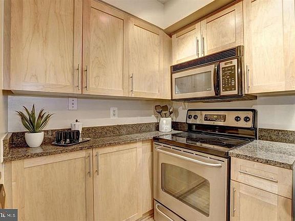 5th image of 7500 Woodmont Ave #S309