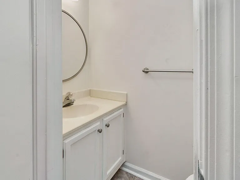 1221 Garth Ct — Photo 13