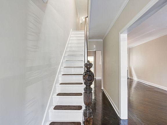3rd image of 439 Fairmount Ave