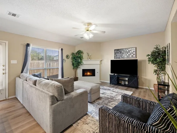 1418 Deville Cir, Garland, TX 75043