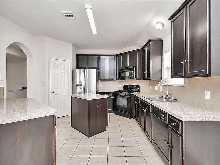 6411 Atlasridge Dr — Photo 14