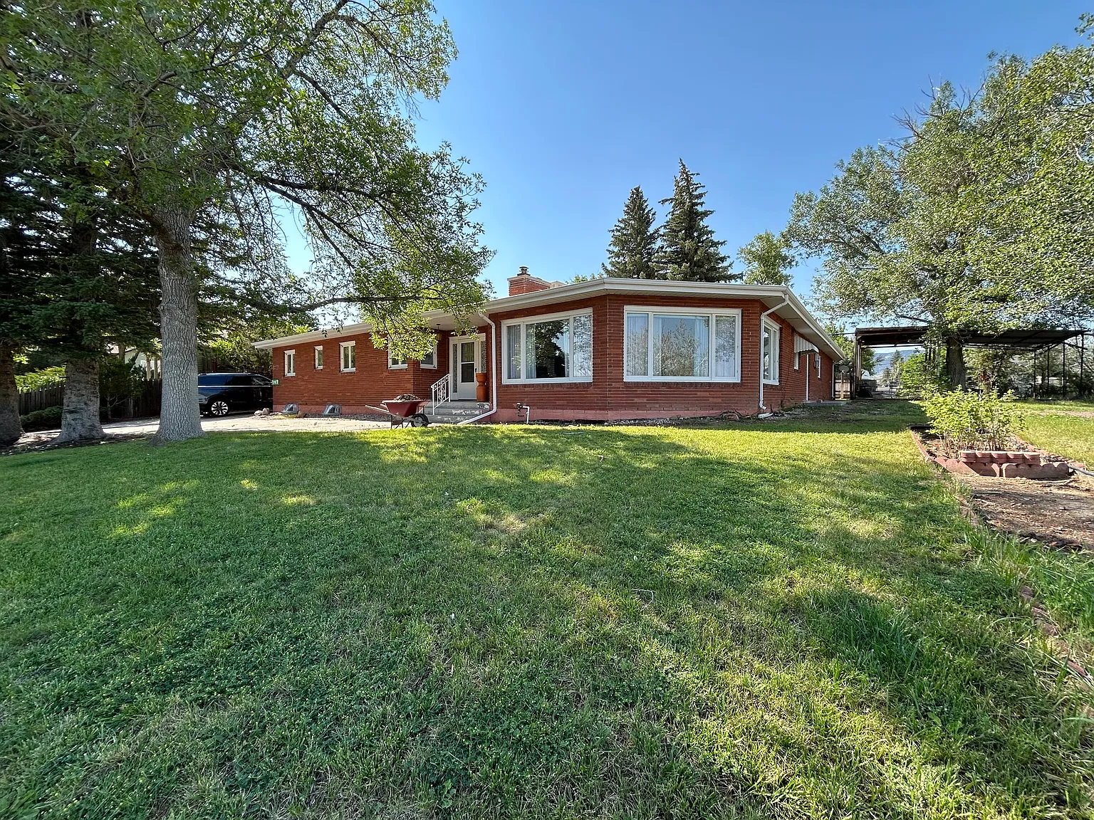 3 bed, 2.5 bath, 3209 sqft, $2,600 — Photo 3