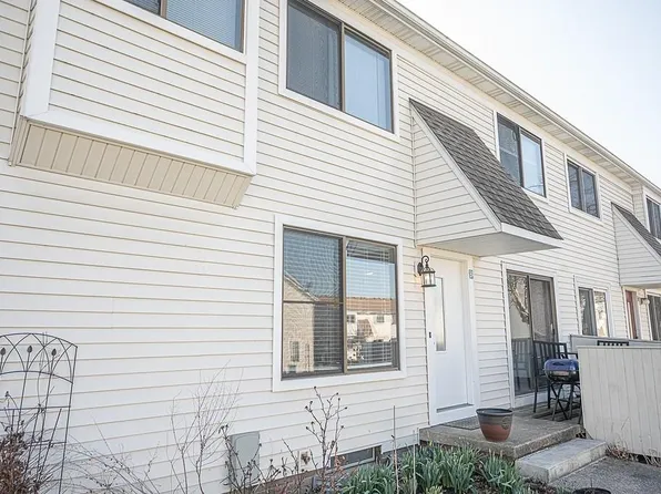 5508 Sutton Ln #18-B, Willoughby, OH 44094