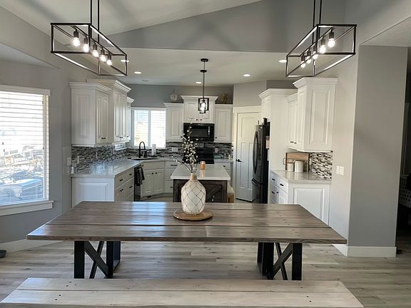 4th image of 2156 W Ridgeline Rd