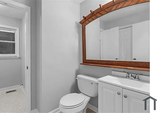2970 Armstrong Dr — Photo 6