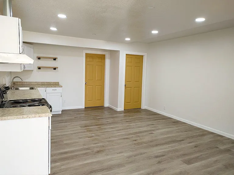 720 N Montesano St #720 — Photo 3
