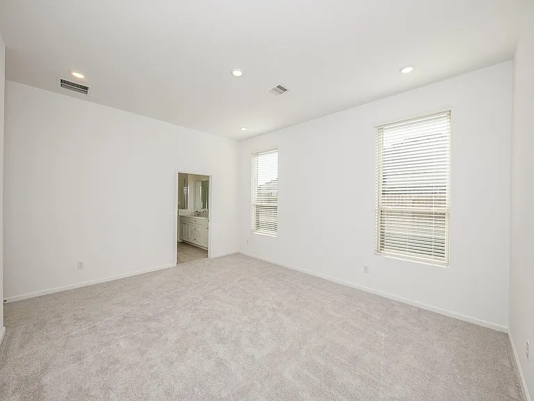 27035 Flower Isle Ln — Photo 15