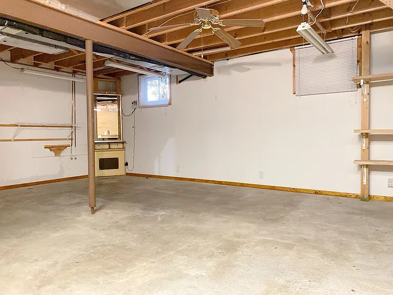 2103 Morrie Dr — Photo 41