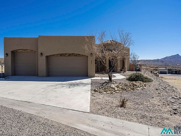 2nd image of 206 Tierra Verde Cir