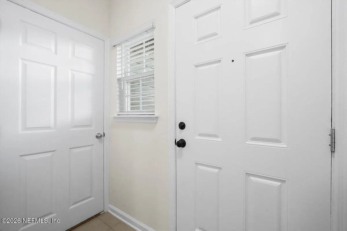 2 bed, 2.5 bath, 1165 sqft, $1,700 — Photo 4