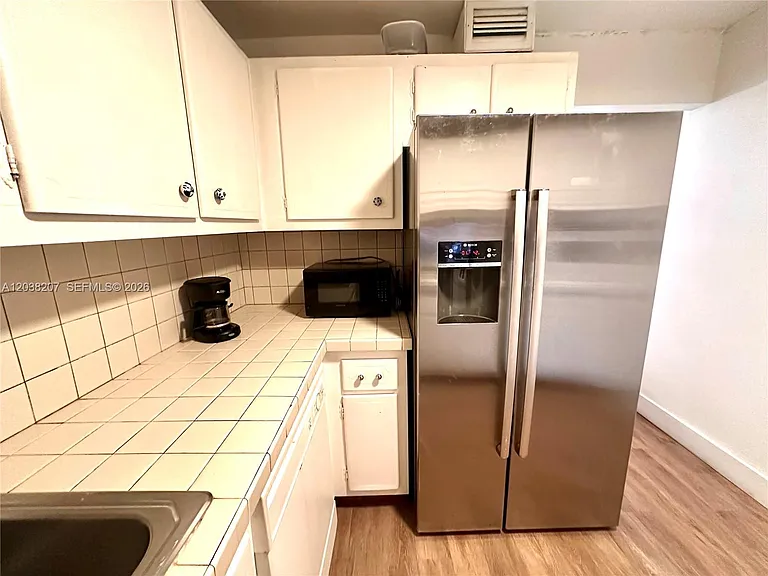 245 18th St #1102 — Photo 31