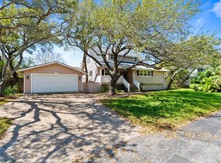 18 Bahama St S, Rockport, TX 78382