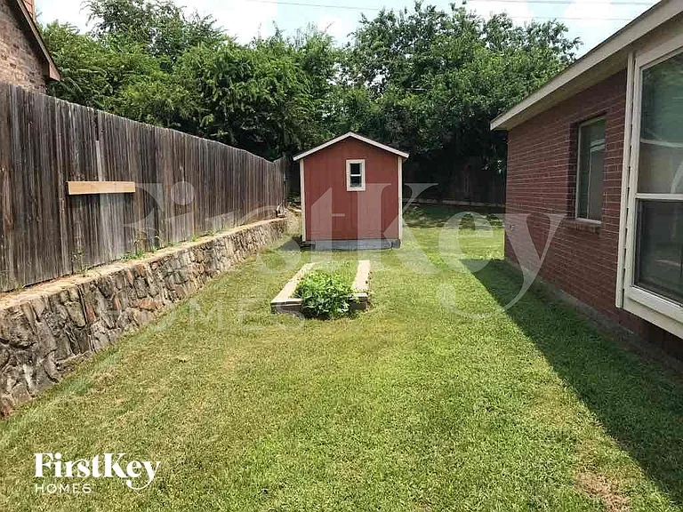 612 Celeste Ln — Photo 28