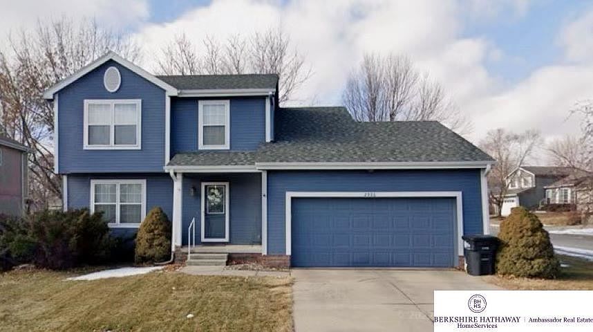 1st image of 2926 N 152nd St