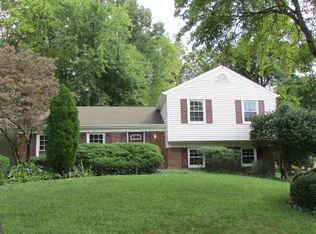 5215 Lighthorne Rd, Burke, VA 22015