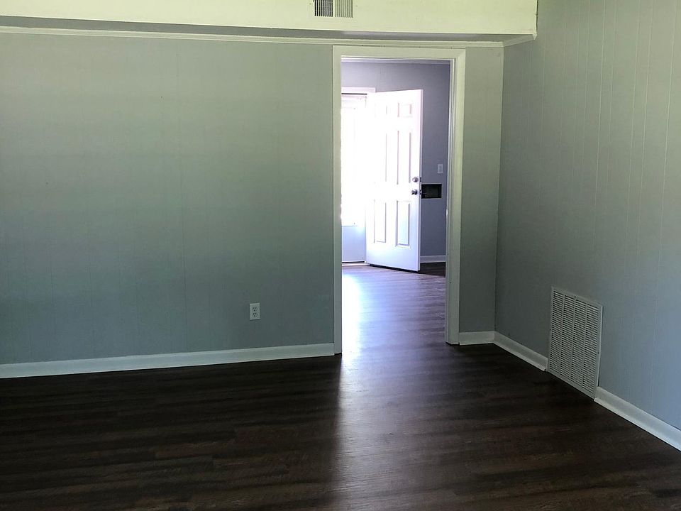 1st image of 425 W 20th St
