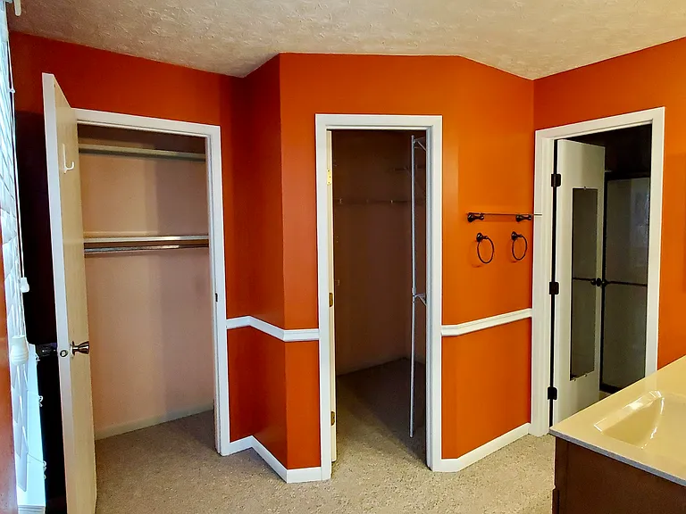 2426 Sanford Dr — Photo 10