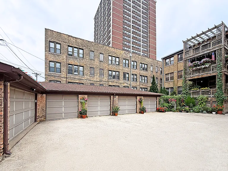 819 W Buena Ave #3 — Photo 27