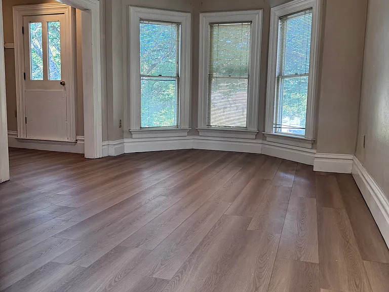 1108 G St #MAIN HOUSE — Photo 6