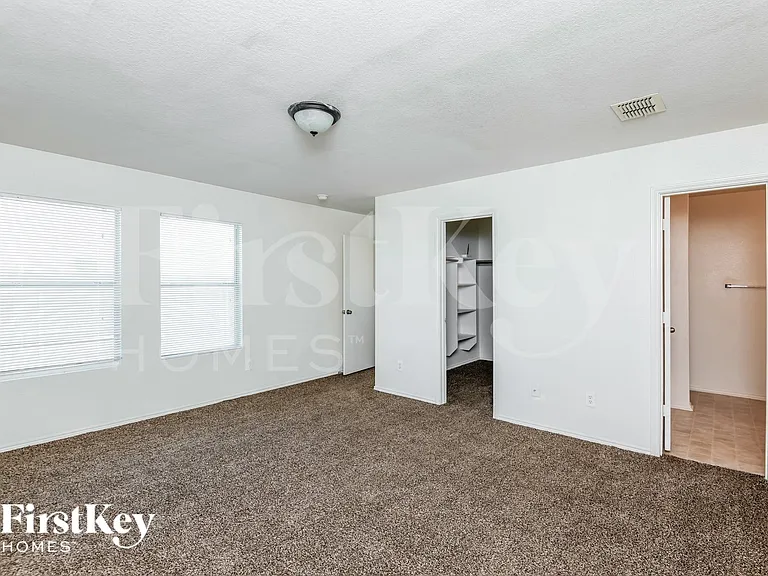 1317 Castle Ridge Rd — Photo 7