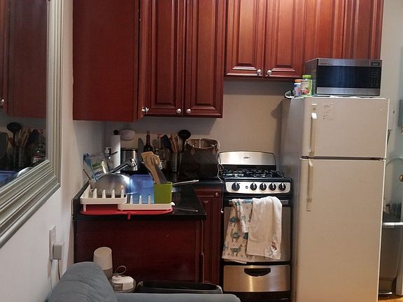 5th image of 350 E 67th St APT 17