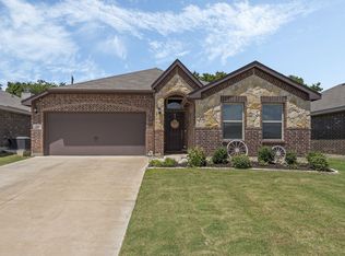 207 High Point Way, Justin, TX 76247